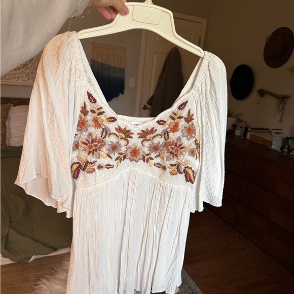 Boot Barn Tops - Boot Barn Embroidered Floral White Top